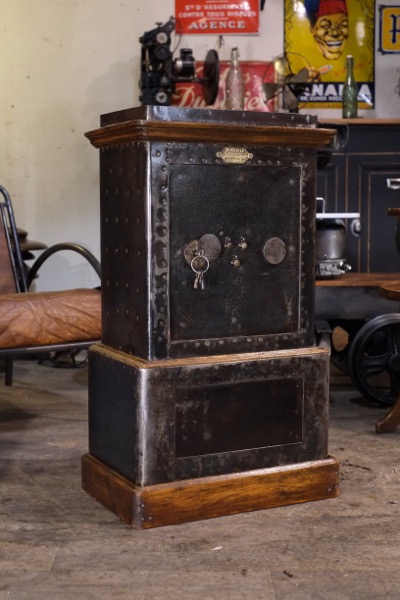 coffre fort ancien 1860 napolen III